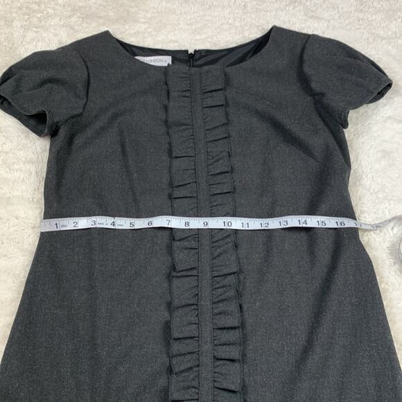 Maggy London black ruffle stripe shift dress, size 6 - Picture 6 of 7